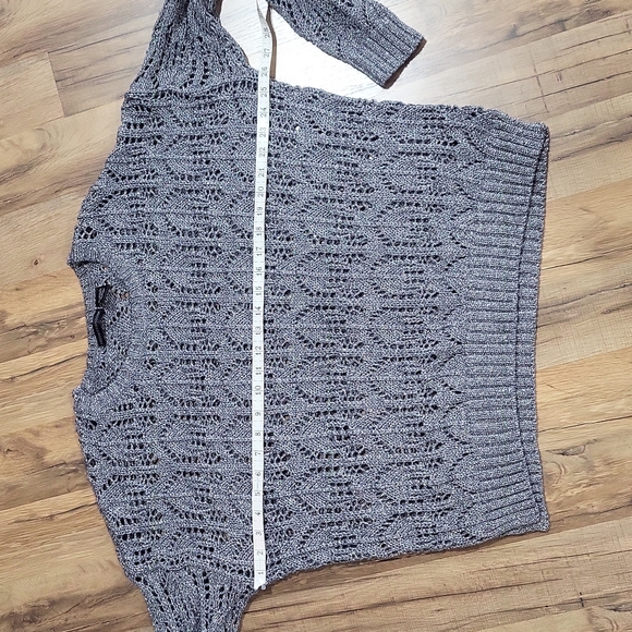 PRESWICK & MOORE Gray Silver Metallic Open Weave Crew Neck Sweater - Picture 9 of 11